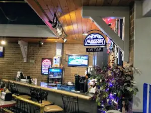 Lilac Lanes & Casino