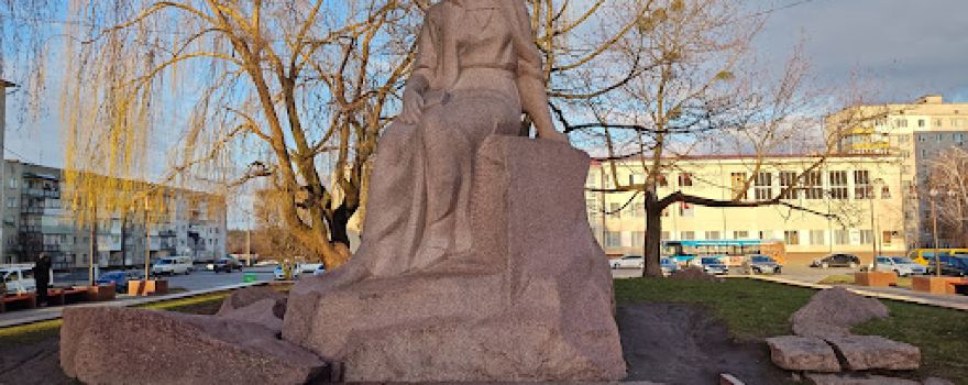 Pam'yatnyk Lesi Ukrayintsi