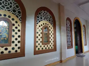 Masjid At-Taubah Pantai Hambawang