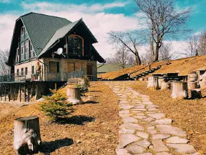 Tourist shelter Yavirnyk
