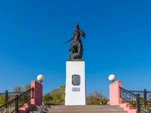 Pamyatnik Svyatoslavu Igorevichu Khrabromu. Skul'ptor V. Klykov.