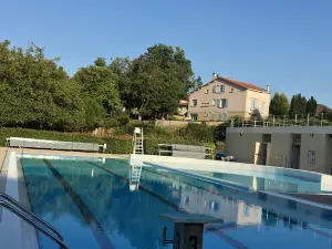 Chef Boutonne Swimming pool