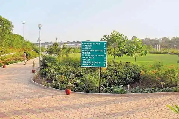Hotels near Narmada Park