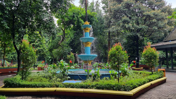 Taman Flora Bratang Surabaya