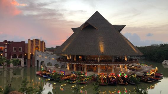 Xoximilco | Mexican Floating Fiesta in Cancun