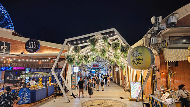 Asiatique The Riverfront