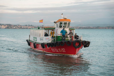 Los Reginas Excursiones Maritimas
