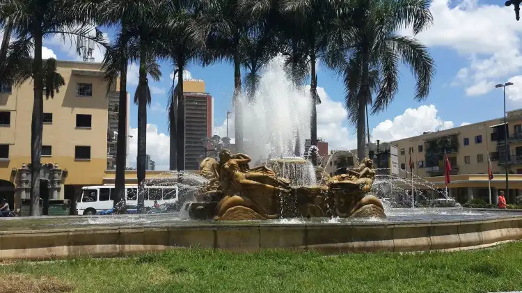 Các khách sạn gần Plaza O'Leary