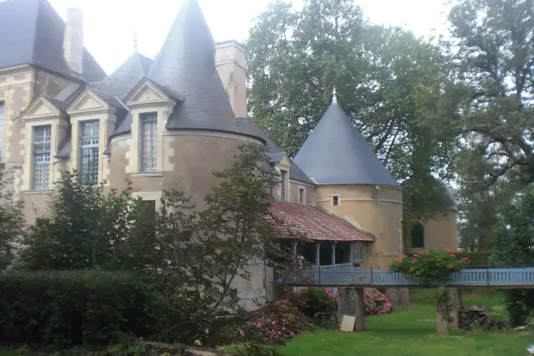 Hotels in Germigny-l'Exempt
