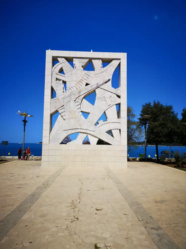 Hotels near Monument to fallen fighters and victims of Fascist terror