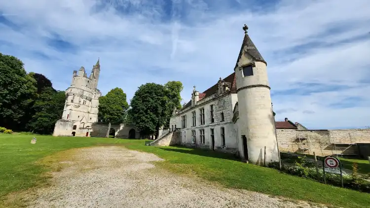 Hotels in Septmonts