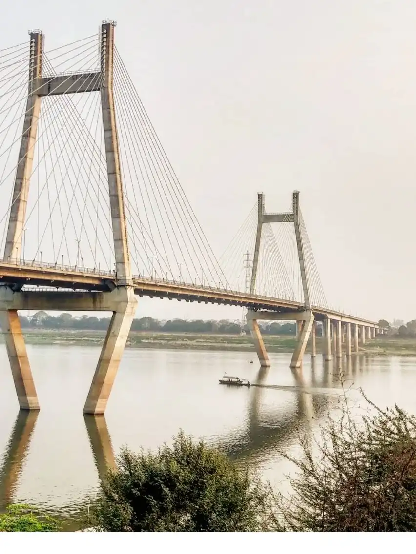Hotels near New Yamuna Bridge