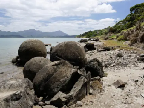 Koutu Boulders