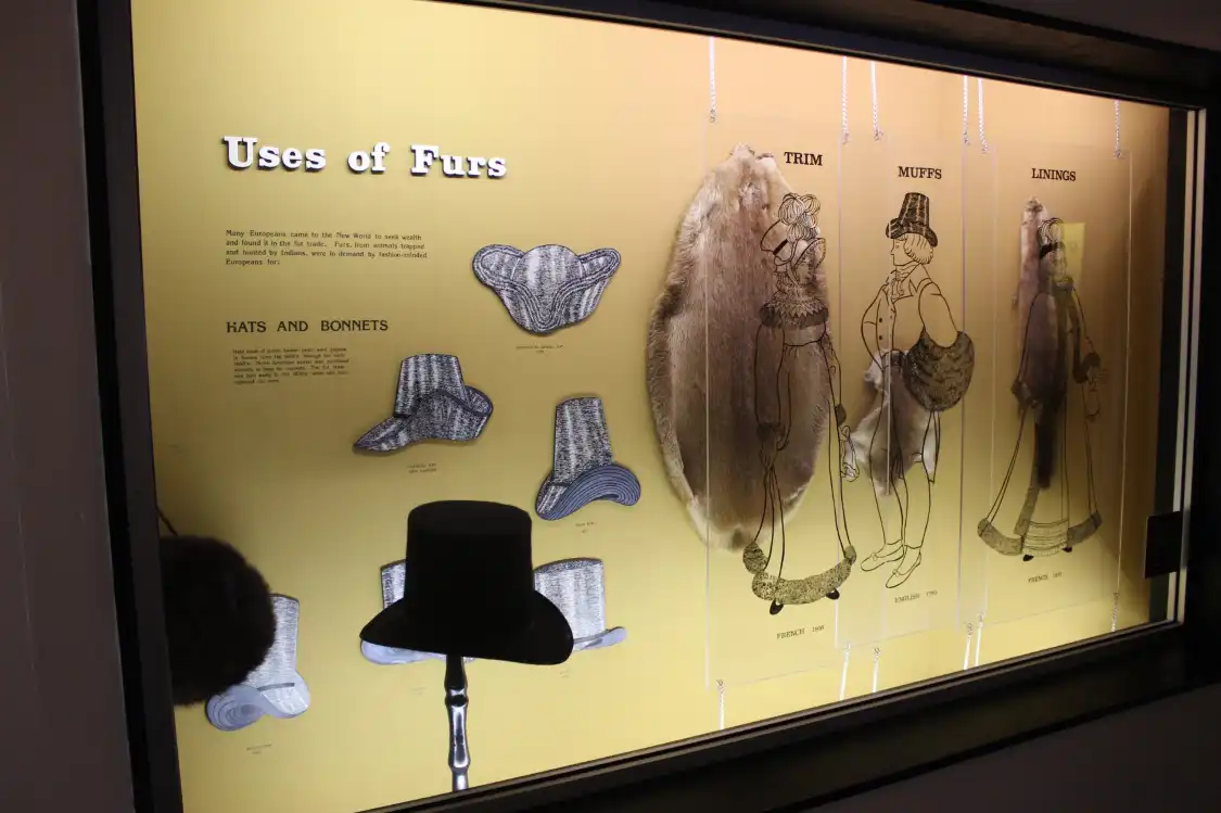 Hotels near Fur Trade Museum