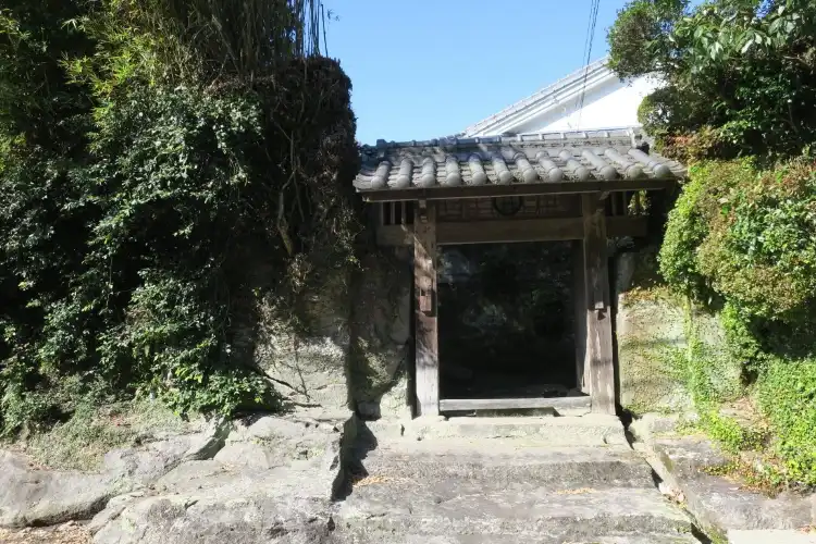 Hotels near Amamizushi Garden