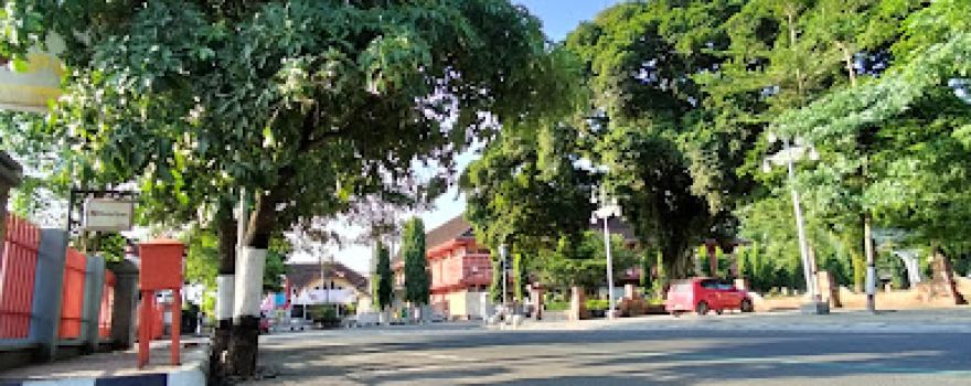 Alun-Alun Kabupaten Trenggalek