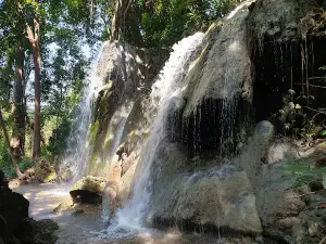Mae Ka Sa Waterfall