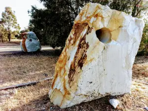 Moura Meridian Marker