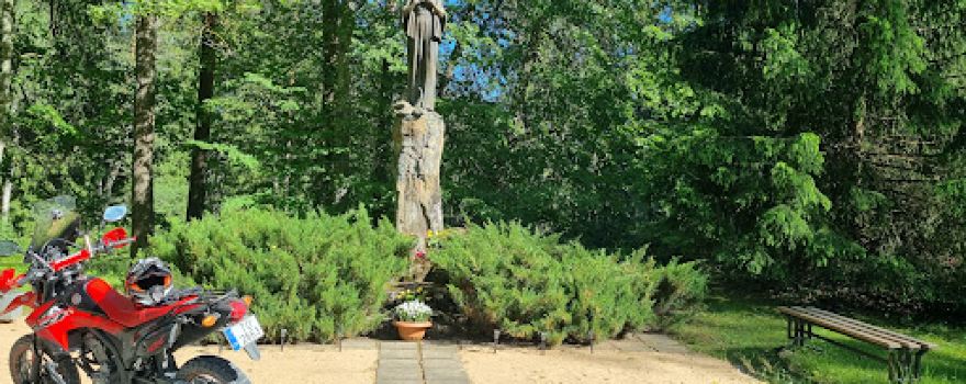 Lūznavas Madonnas statuja