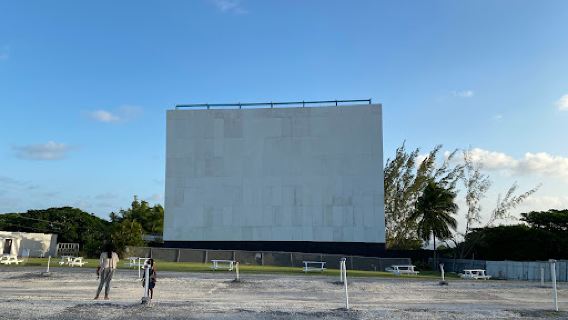 Globe Drive-In