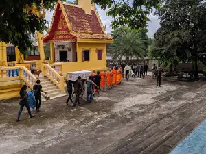 Wat Phraputthabat Chon Daen