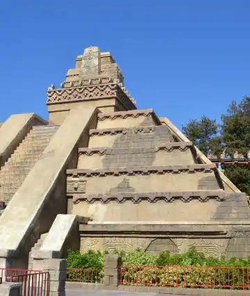 Hotels near Knott's Berry Farm