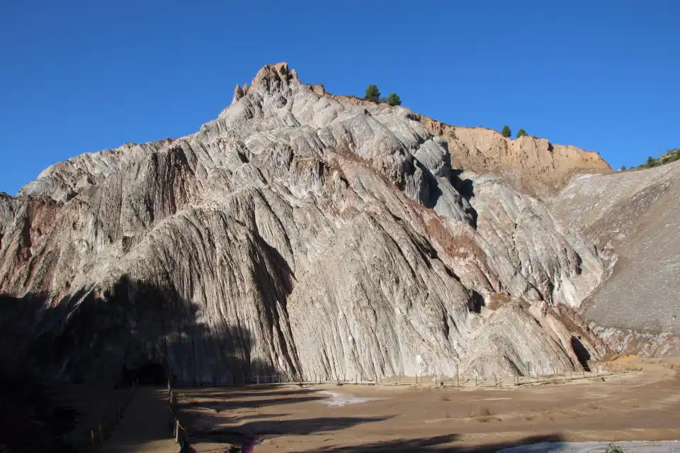 2_Cardona salt mountain