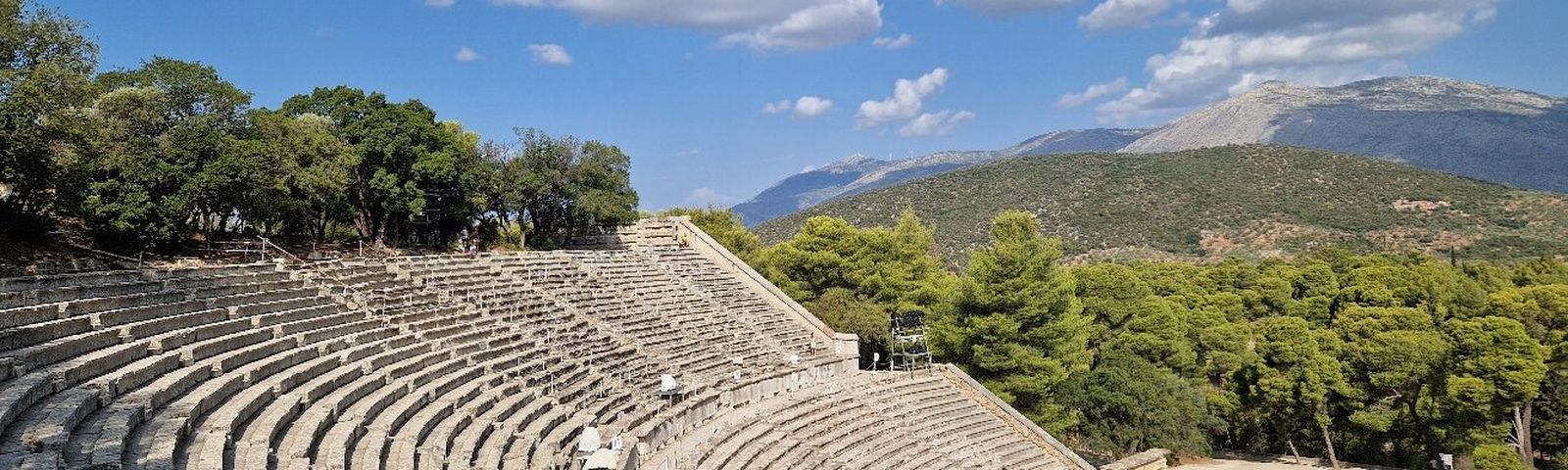 埃皮扎夫羅斯日遊