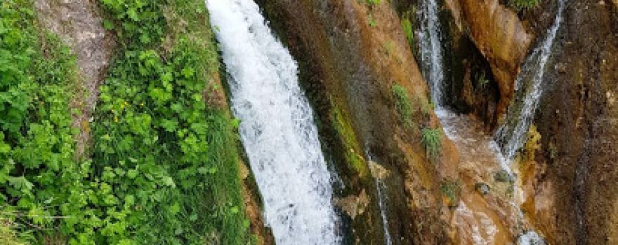 Deraseleh Waterfall