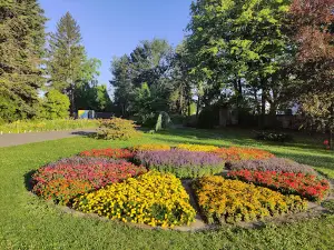 - ロザーリウム植物園