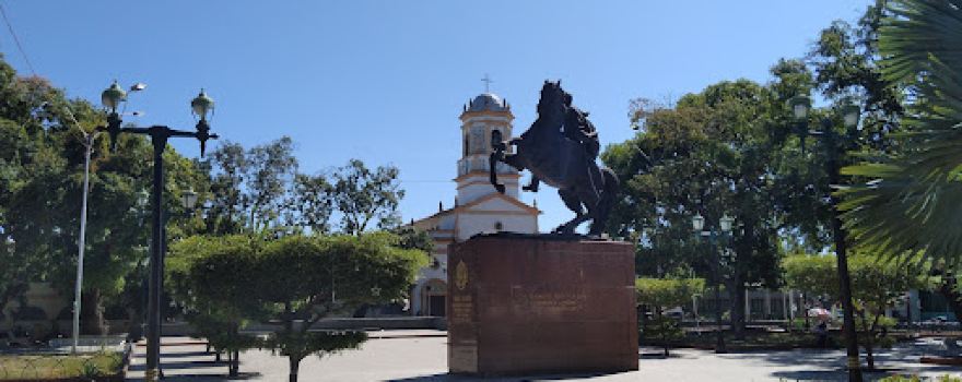 Bolívar Square