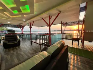Rumah Rakit Maraie Kg Padang Rumbia