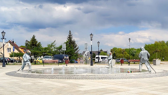 Skwer wypoczynkowy z fontanną, parking, toaleta