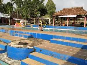 Kolam Renang Tirta Intan Kencana