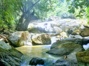 Air Terjun Entugun