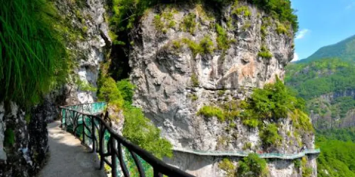 鴛鴦山古棧道風景區