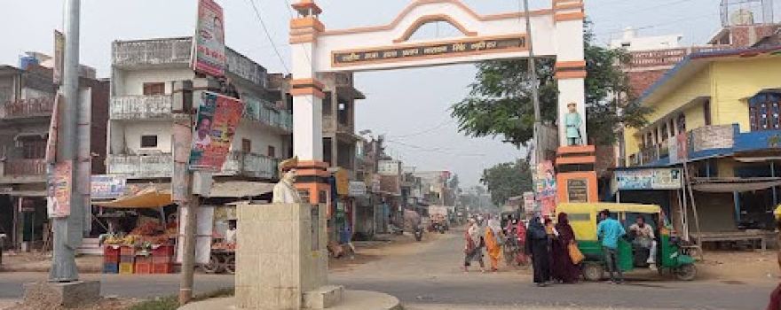 Shaheed Raja Uday Pratap Singh Ji Monument and Gateway - Nagar Bazar