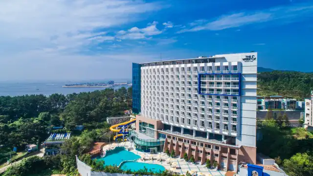Hotels near Eurwangni Beach