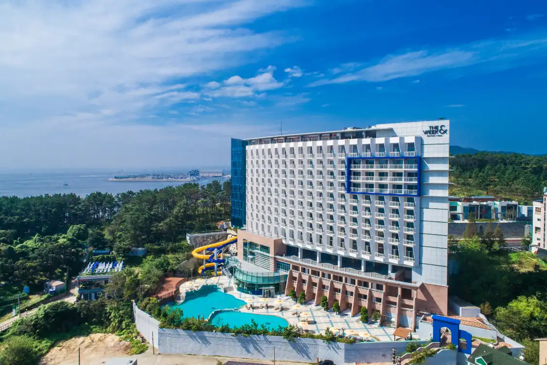 Hotels near Eurwangni Beach