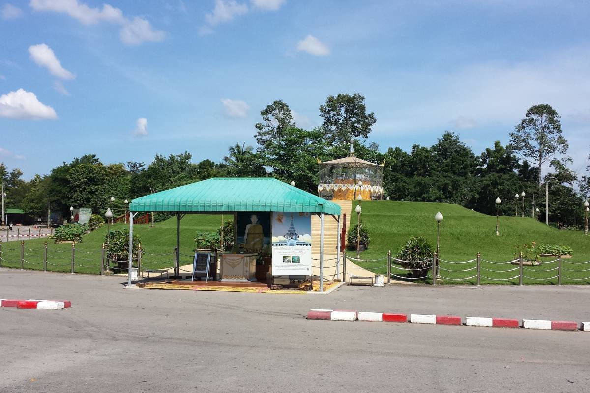 วัดป่าบ้านตาด (วัดเกษรศีลคุณ)