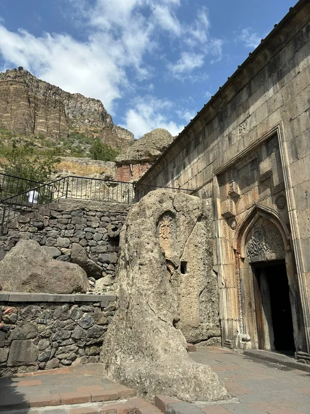 2_อารามแกฆาร์ด