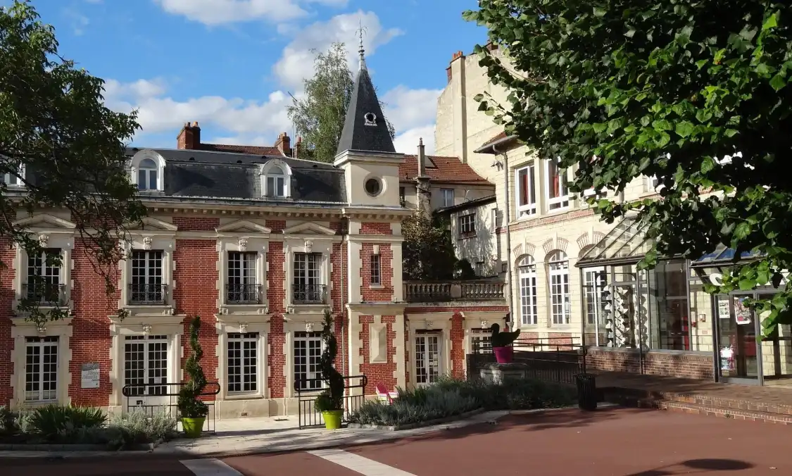 Các khách sạn gần Musee de la Dentelle