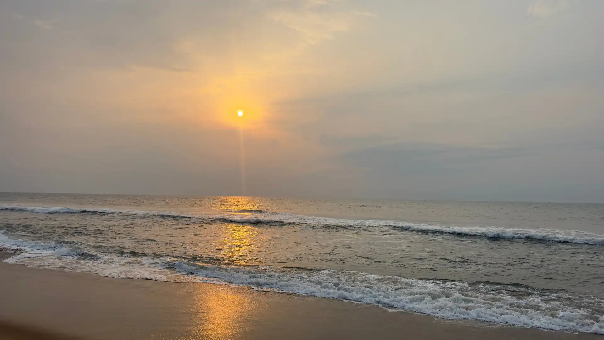 Hotels near Thiruvanmiyur Beach