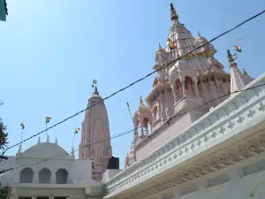 Siyavas Teerth Kshetr Bada Jain Mandir
