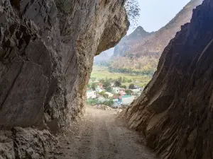 Hang Bản Thẳm