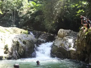 Air terjun sekelibon