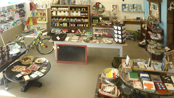 Beehive Boutique and Spa, LTD