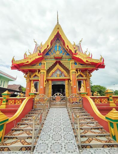 Compare 2 airports near Mueang Sing Buri