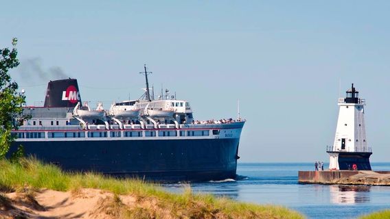 S.S. Badger Lake Michigan Carferry Service