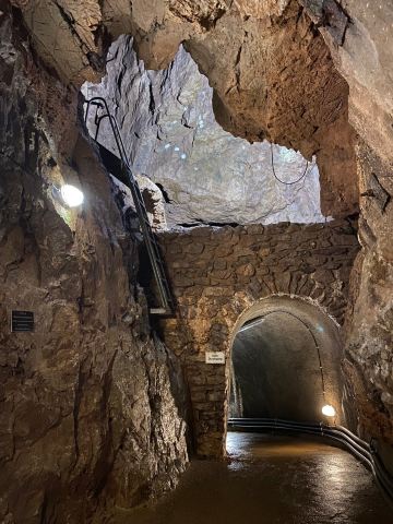 KUBACH CRYSTAL CAVE